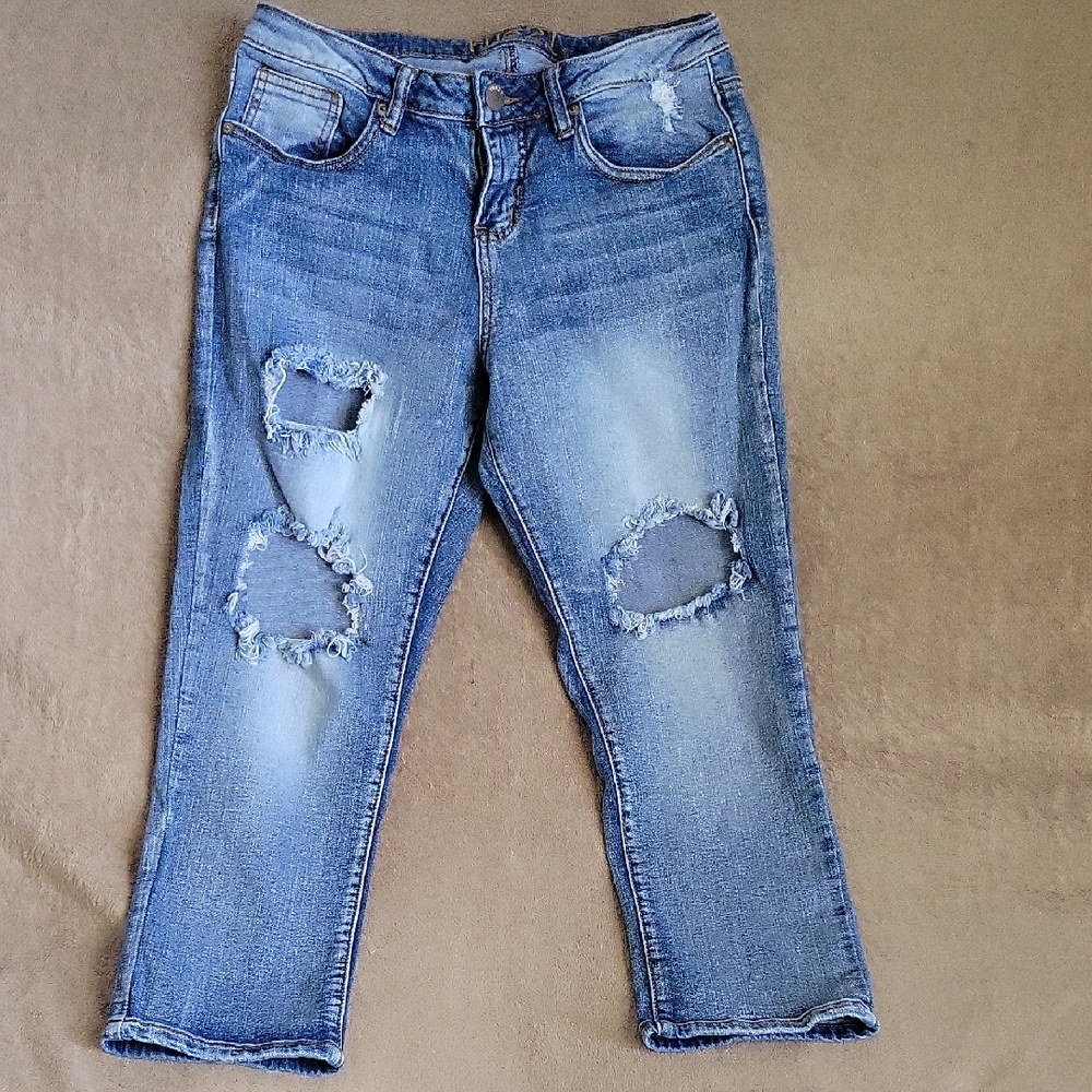 Rue21 Medium Blue Ripped Cropped Jeans
